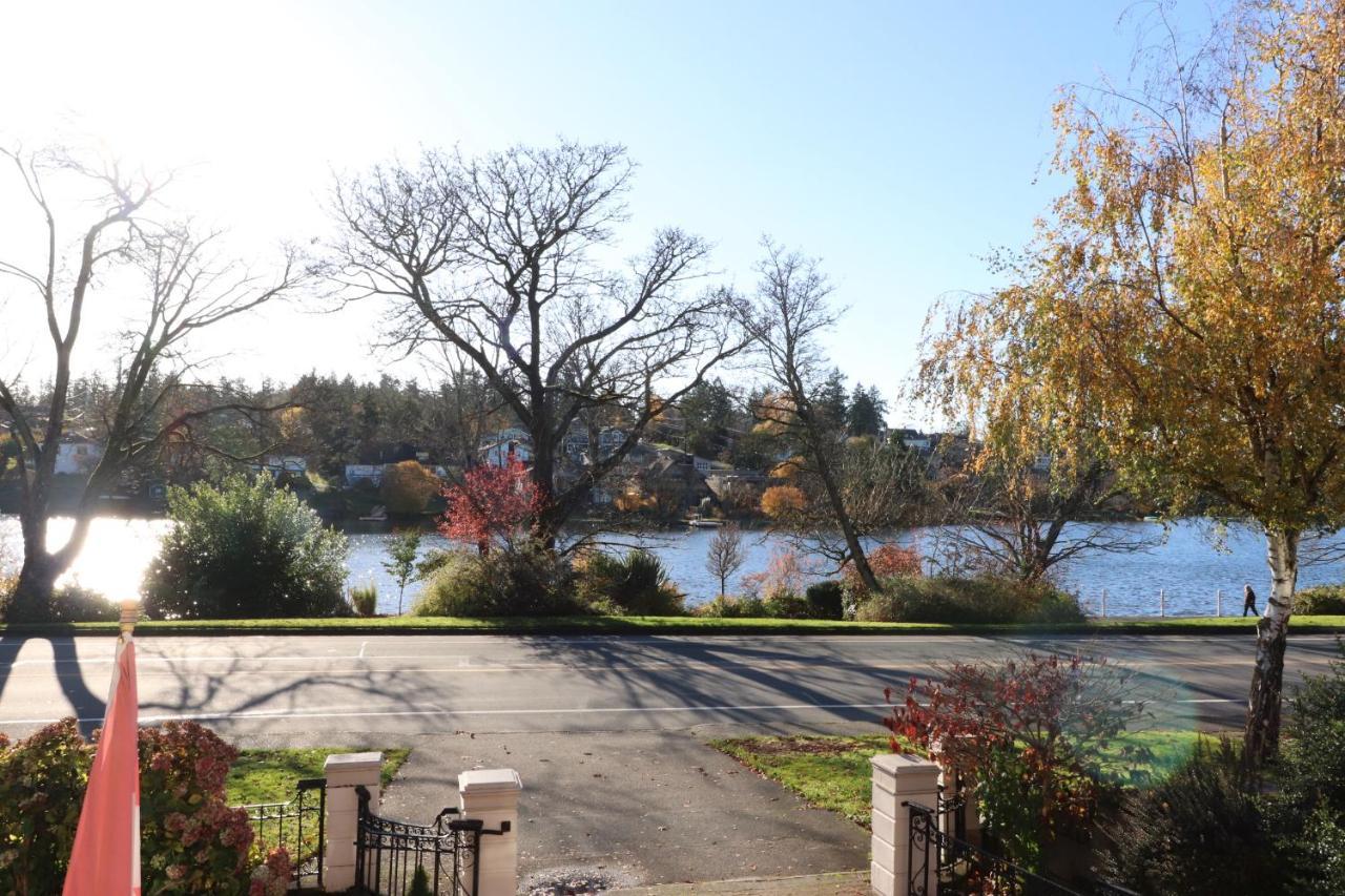 Lipton Place By Elegant Waterfront Esquimalt Екстериор снимка